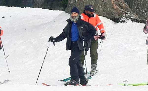 Rahul Gandhi Hits Ski Slopes On "Perfect Vacation" In Gulmarg